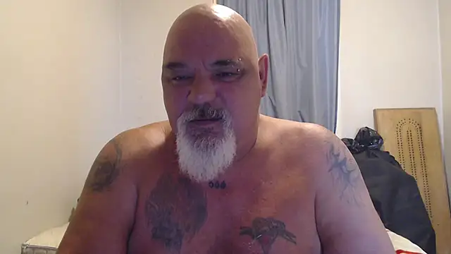 Newfiesausage1972 online show from October 6, 4:15 pm