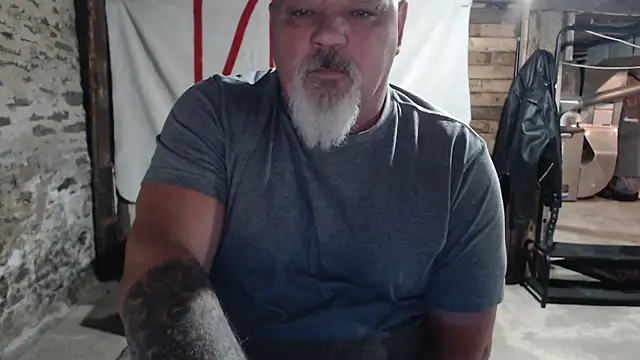 Newfiesausage1972 online show from November 21, 12:26 pm