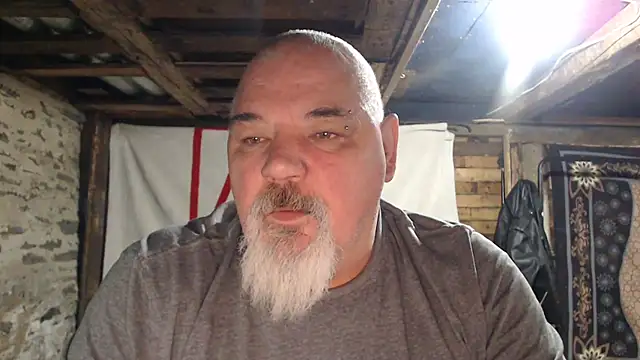 Newfiesausage1972 online show from December 4, 10:46 am