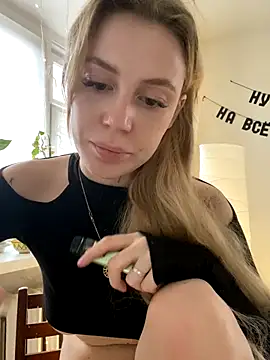 Snapshot of meanexx chatting on November 6, 10:38 am meanexx online show from November 6, 10:38 am