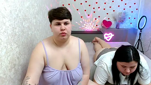 BeckyAndHellen online show from February 23, 8:22 pm