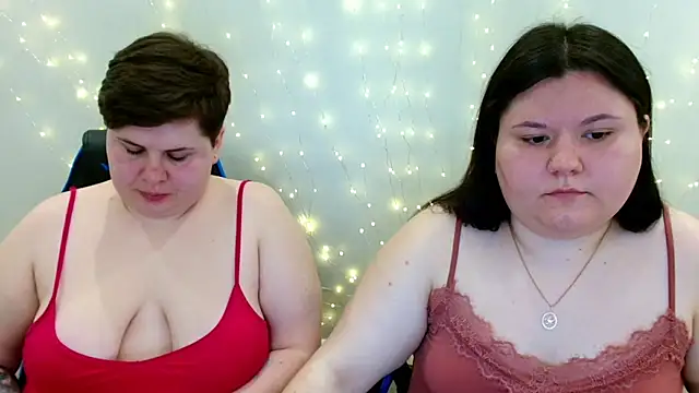 BeckyAndHellen online show from March 24, 1:38 pm