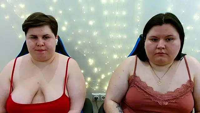 Snapshot of BeckyAndHellen chatting on March 29, 10:21 pm BeckyAndHellen online show from March 29, 10:21 pm
