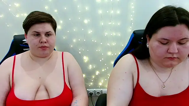 Snapshot of BeckyAndHellen chatting on March 30, 7:26 pm BeckyAndHellen online show from March 30, 7:26 pm