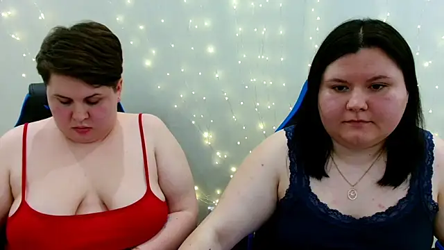 Snapshot of BeckyAndHellen chatting on April 19, 9:06 pm BeckyAndHellen online show from April 19, 9:06 pm