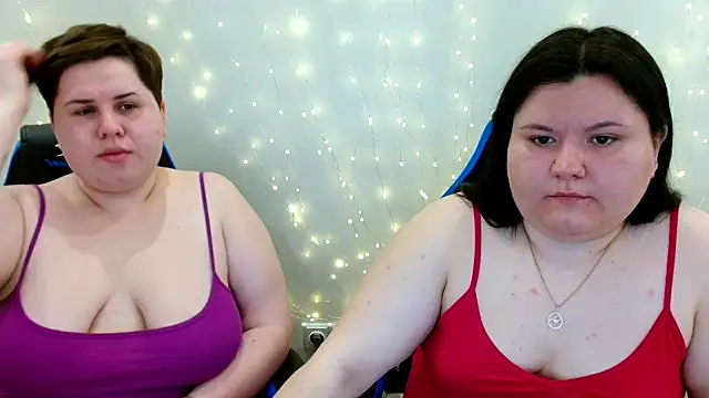 Snapshot of BeckyAndHellen chatting on April 29, 12:20 pm BeckyAndHellen online show from April 29, 12:20 pm