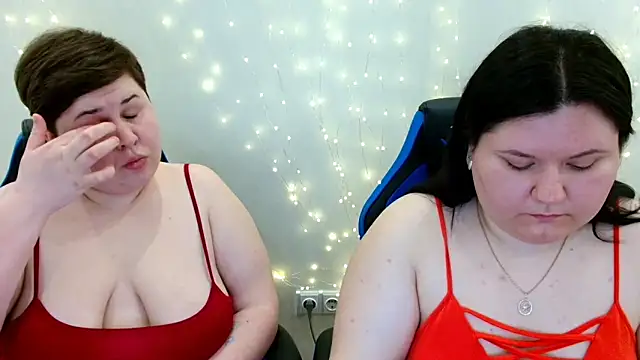 Snapshot of BeckyAndHellen chatting on May 5, 12:24 pm BeckyAndHellen online show from May 5, 12:24 pm