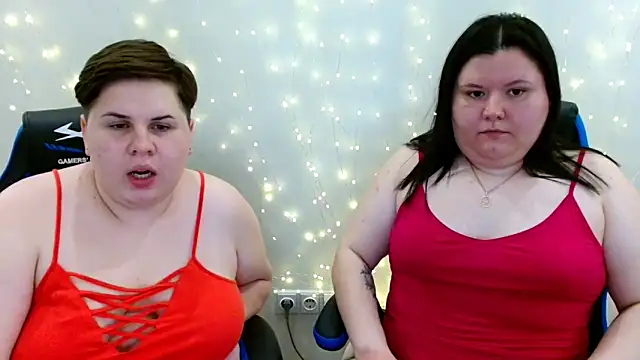 Snapshot of BeckyAndHellen chatting on May 9, 7:30 pm BeckyAndHellen online show from May 9, 7:30 pm