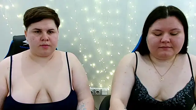 Snapshot of BeckyAndHellen chatting on May 14, 10:22 am BeckyAndHellen online show from May 14, 10:22 am