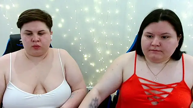 Snapshot of BeckyAndHellen chatting on May 15, 1:07 pm BeckyAndHellen online show from May 15, 1:07 pm