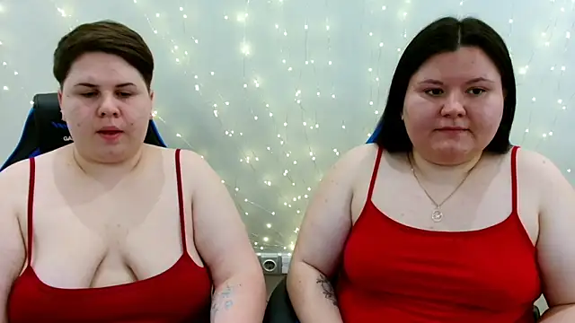 Snapshot of BeckyAndHellen chatting on June 7, 10:41 am BeckyAndHellen online show from June 7, 10:41 am