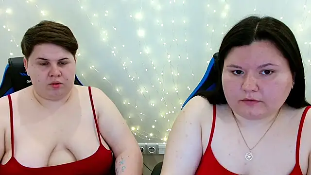 Snapshot of BeckyAndHellen chatting on June 8, 8:48 am BeckyAndHellen online show from June 8, 8:48 am