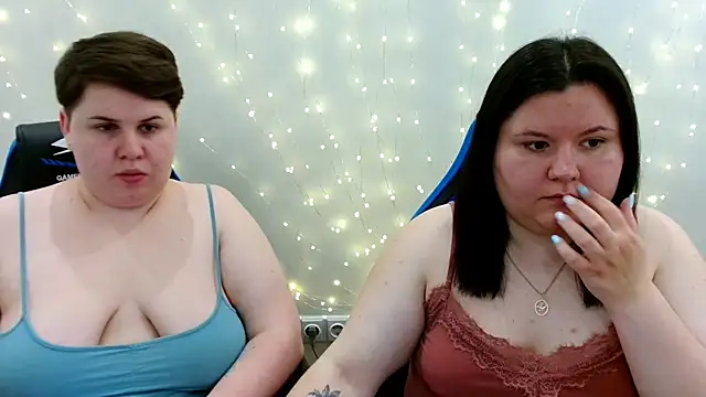 Snapshot of BeckyAndHellen chatting on June 11, 10:24 am BeckyAndHellen online show from June 11, 10:24 am
