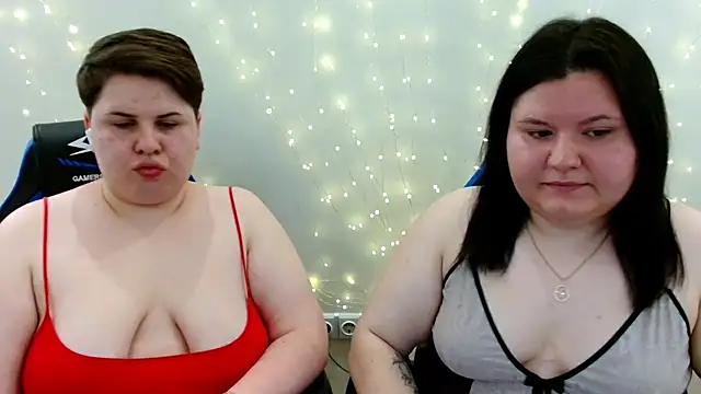 Snapshot of BeckyAndHellen chatting on June 14, 10:06 am BeckyAndHellen online show from June 14, 10:06 am