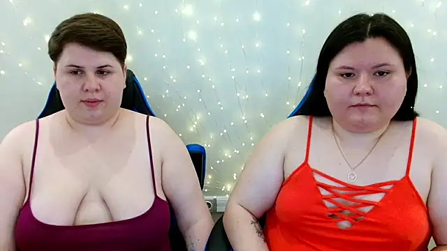 Snapshot of BeckyAndHellen chatting on June 28, 10:32 am BeckyAndHellen online show from June 28, 10:32 am