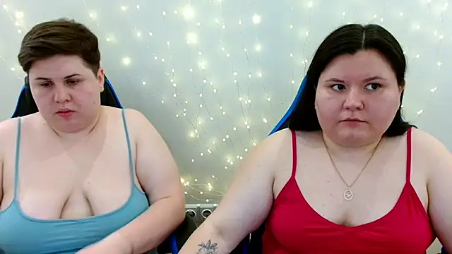 Snapshot of BeckyAndHellen chatting on July 4, 9:26 am BeckyAndHellen online show from July 4, 9:26 am