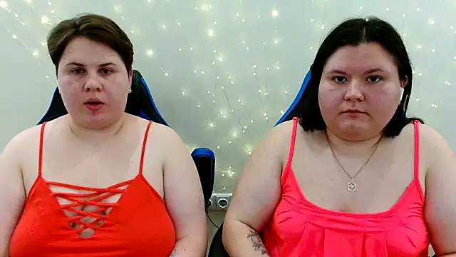 Snapshot of BeckyAndHellen chatting on July 22, 10:34 pm BeckyAndHellen online show from July 22, 10:34 pm