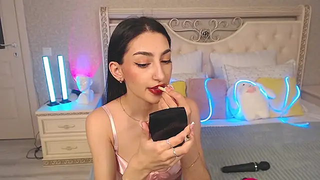 Lina Robbins online show from March 19, 12:47 am