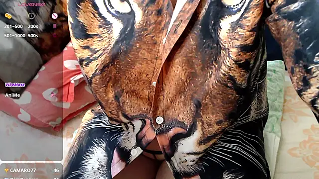 Snapshot of RoseStarr chatting on October 17, 7:05 pm RoseStarr online show from October 17, 7:05 pm