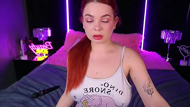 Snapshot of CarolinaDia chatting on December 5, 9:39 pm CarolinaDia online show from December 5, 9:39 pm