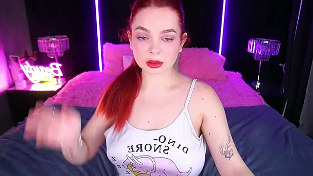 Snapshot of CarolinaDia chatting on December 12, 6:36 am CarolinaDia online show from December 12, 6:36 am