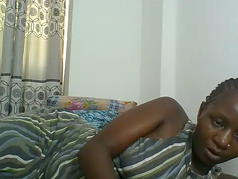 Snapshot of Chocolateskin4 chatting on March 28, 7:19 am Chocolateskin4 online show from March 28, 7:19 am