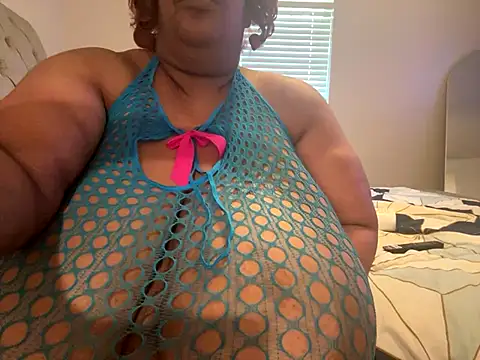 Missredboneo12 online show from September 30, 4:34 pm