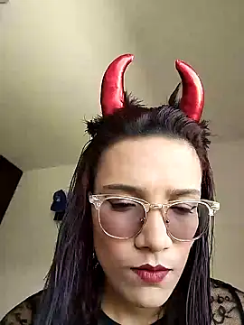 Yaumiko online show from December 20, 3:21 pm