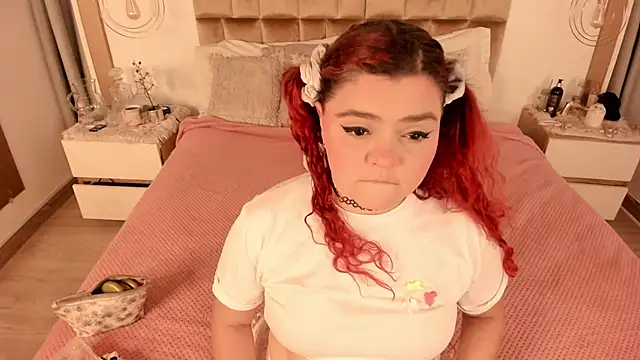 Snapshot of Twwiiggy chatting on January 29, 8:04 pm Twwiiggy online show from January 29, 8:04 pm