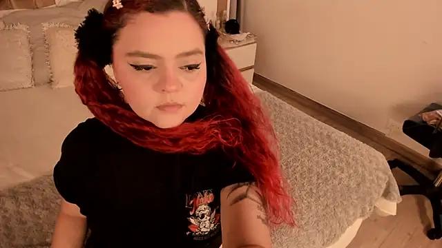 Snapshot of Twwiiggy chatting on January 31, 8:12 pm Twwiiggy online show from January 31, 8:12 pm