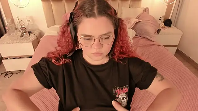 Snapshot of Twwiiggy chatting on March 17, 11:11 pm Twwiiggy online show from March 17, 11:11 pm