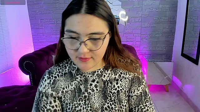 Snapshot of conniejames_m chatting on November 1, 12:29 pm conniejames m online show from November 1, 12:29 pm