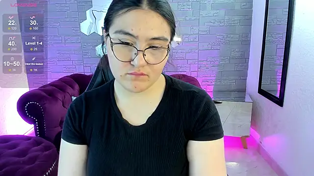 Snapshot of conniejames_m chatting on November 18, 12:31 pm conniejames m online show from November 18, 12:31 pm