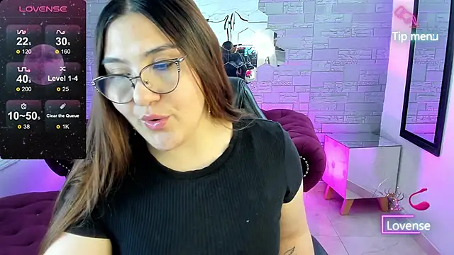 Snapshot of conniejames_m chatting on December 1, 12:32 pm conniejames m online show from December 1, 12:32 pm