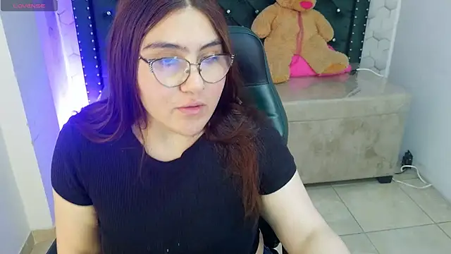 conniejames m online show from May 12, 10:56 am