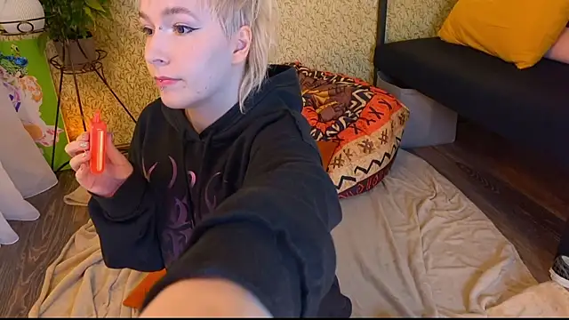 EmmyAmbros online show from October 2, 3:41 pm