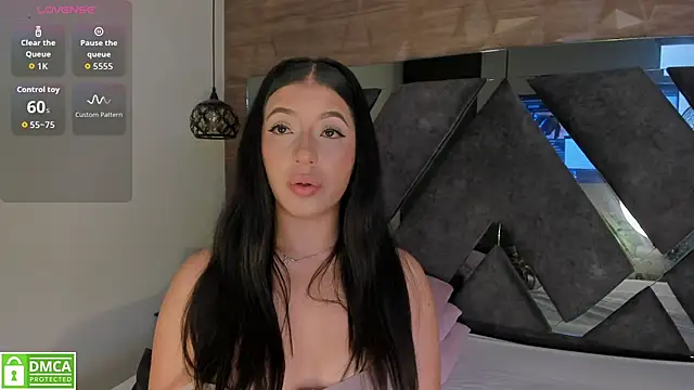 Venus velez  online show from July 13, 12:30 pm