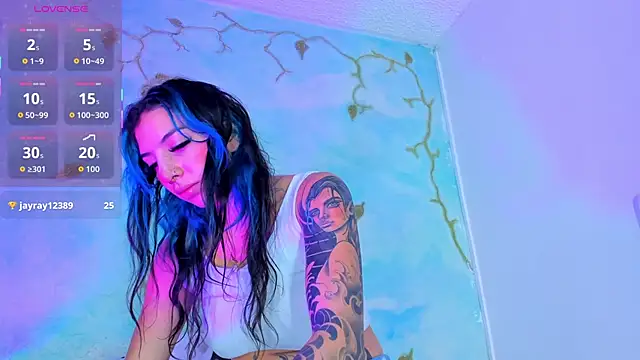 SaturnooStonee online show from October 10, 6:01 am