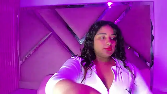 Snapshot of Sofia_Hernandez_ chatting on October 25, 3:25 am Sofia Hernandez online show from October 25, 3:25 am