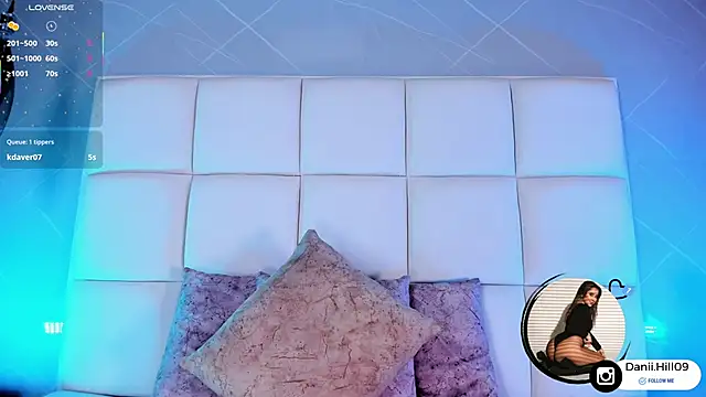 danii hill  online show from October 22, 4:46 am