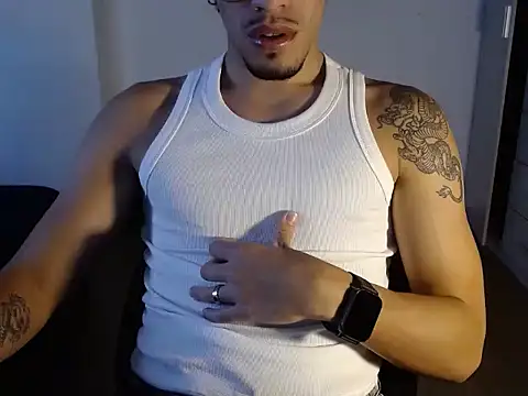 Snapshot of BigDragonBoy chatting on January 15, 9:29 pm BigDragonBoy online show from January 15, 9:29 pm