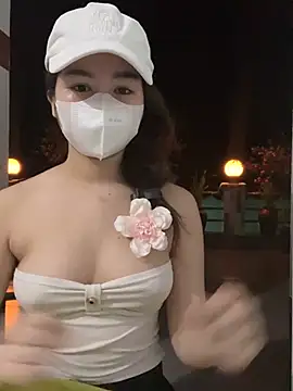 BabyThree  online show from December 21, 4:25 pm