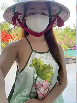 BabyThree  online show from February 9, 9:46 am