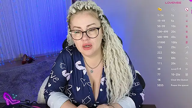 misskaassandraa online show from December 2, 5:59 pm