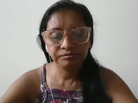 Snapshot of titssmall123 chatting on January 11, 5:40 pm titssmall123 online show from January 11, 5:40 pm