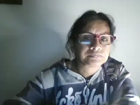 Snapshot of titssmall123 chatting on February 13, 5:16 am titssmall123 online show from February 13, 5:16 am