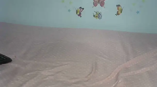 Snapshot of laetitia_ chatting on March 1, 11:17 am laetitia online show from March 1, 11:17 am