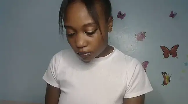 Snapshot of laetitia_ chatting on March 6, 1:46 pm laetitia online show from March 6, 1:46 pm