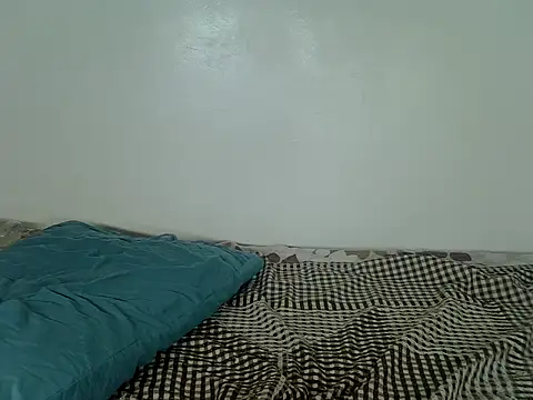 Snapshot of laetitia_ chatting on September 18, 2:02 am laetitia online show from September 18, 2:02 am