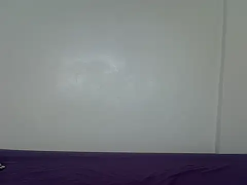 Snapshot of laetitia_ chatting on October 19, 10:38 am laetitia online show from October 19, 10:38 am